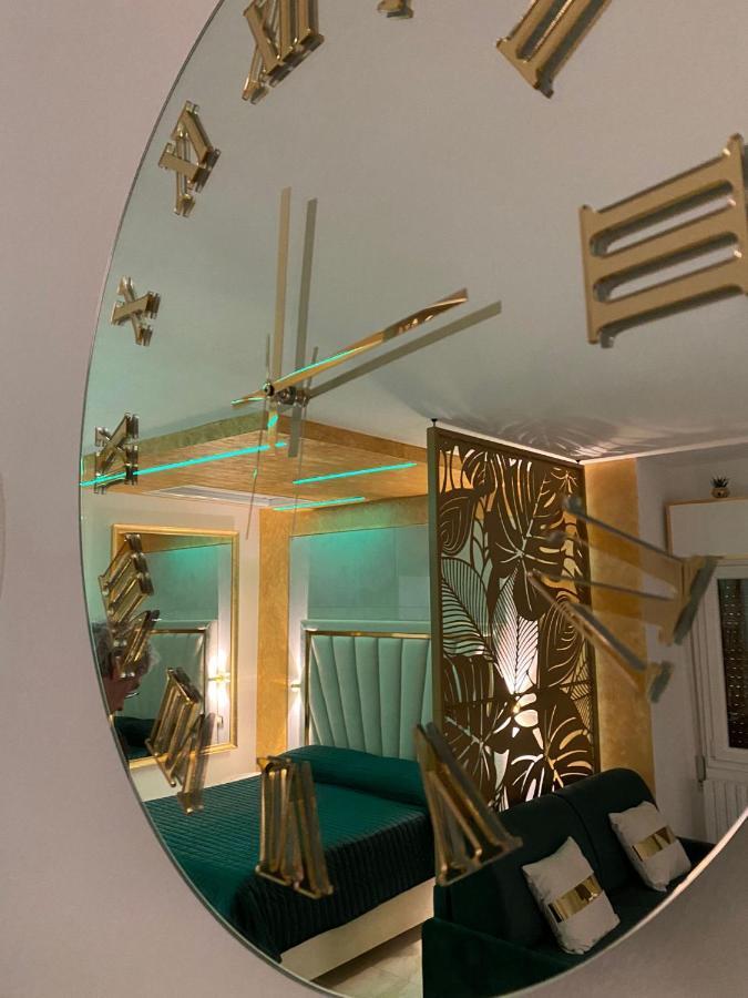 Fashion Apartment Gold Bologna With Jacuzzi & Car Garage Exterior foto
