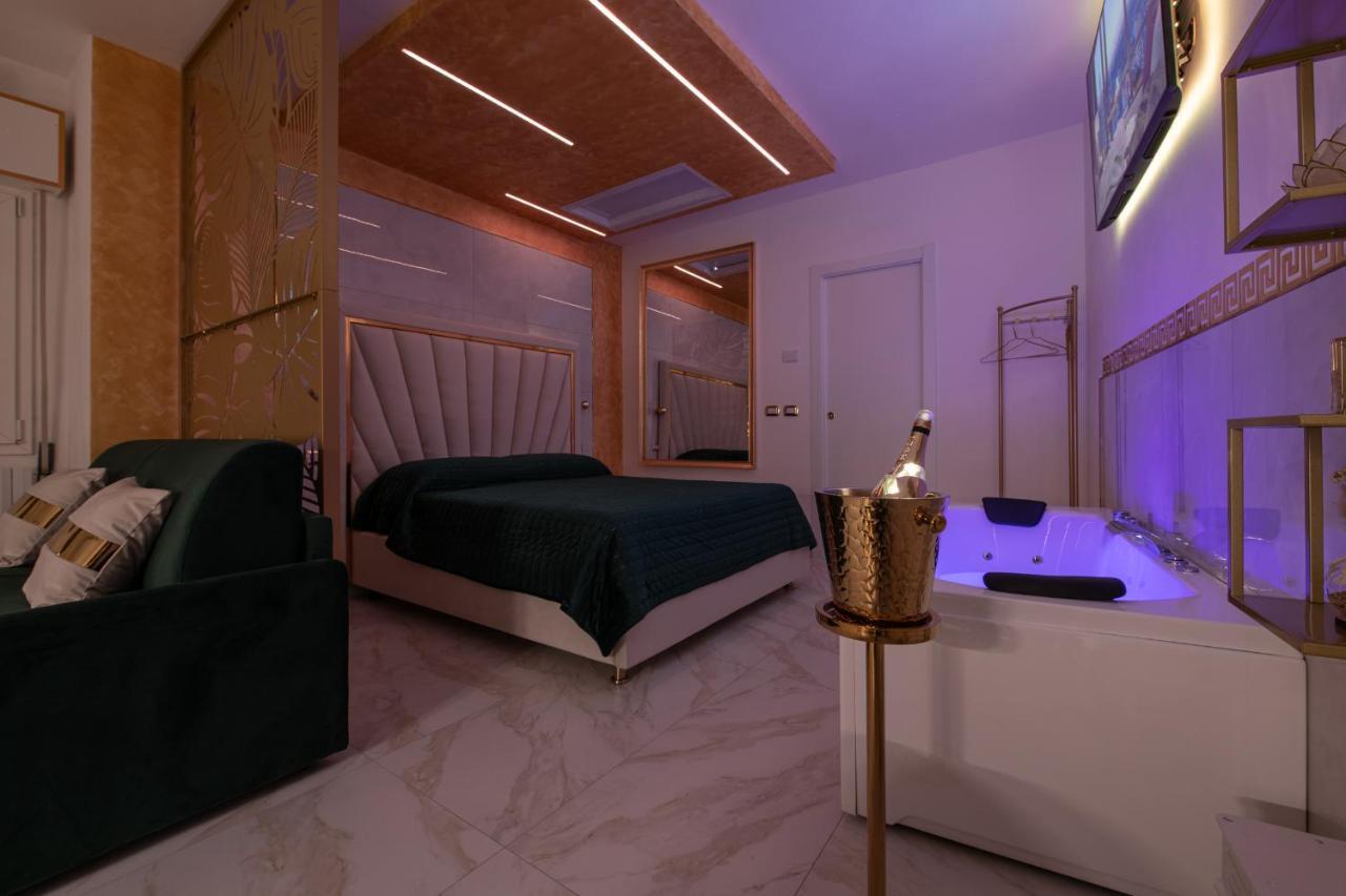 Fashion Apartment Gold Bologna With Jacuzzi & Car Garage Exterior foto