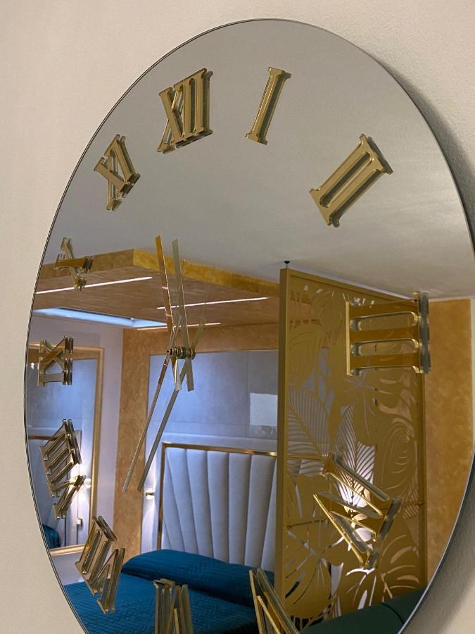 Fashion Apartment Gold Bologna With Jacuzzi & Car Garage Exterior foto