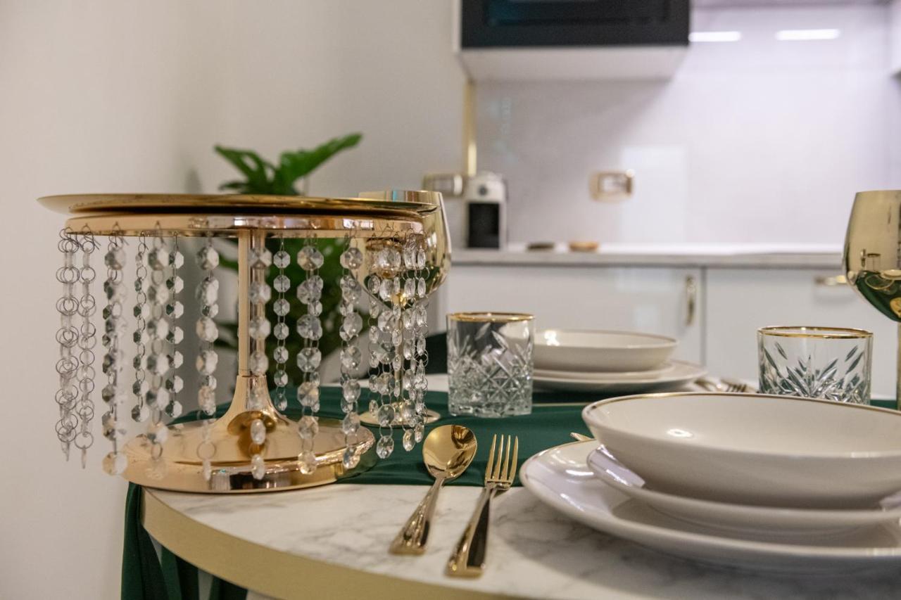 Fashion Apartment Gold Bologna With Jacuzzi & Car Garage Exterior foto