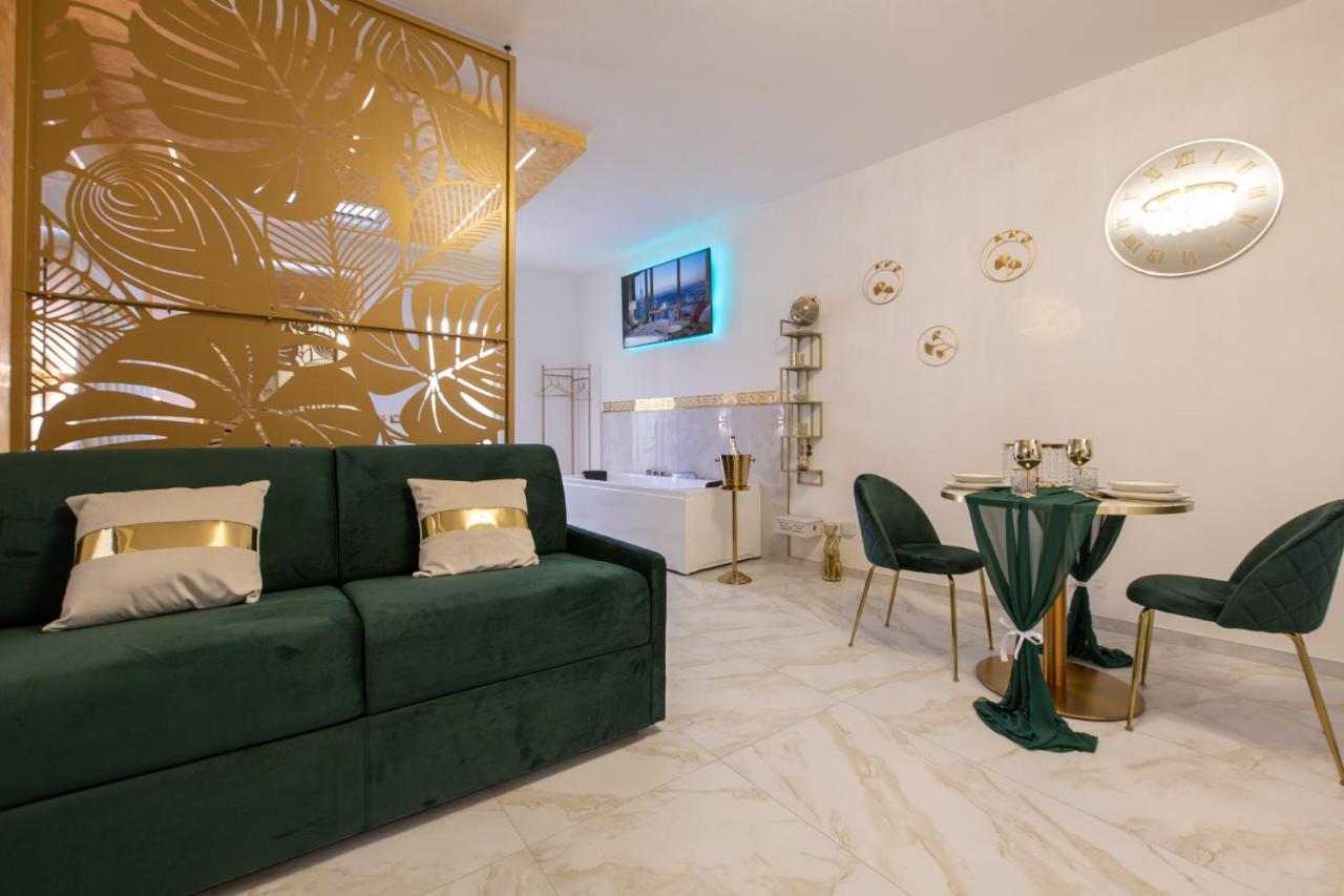 Fashion Apartment Gold Bologna With Jacuzzi & Car Garage Exterior foto